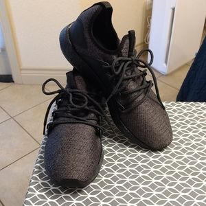 Puma NRGY Running shoes size 10.5 NWT in box.